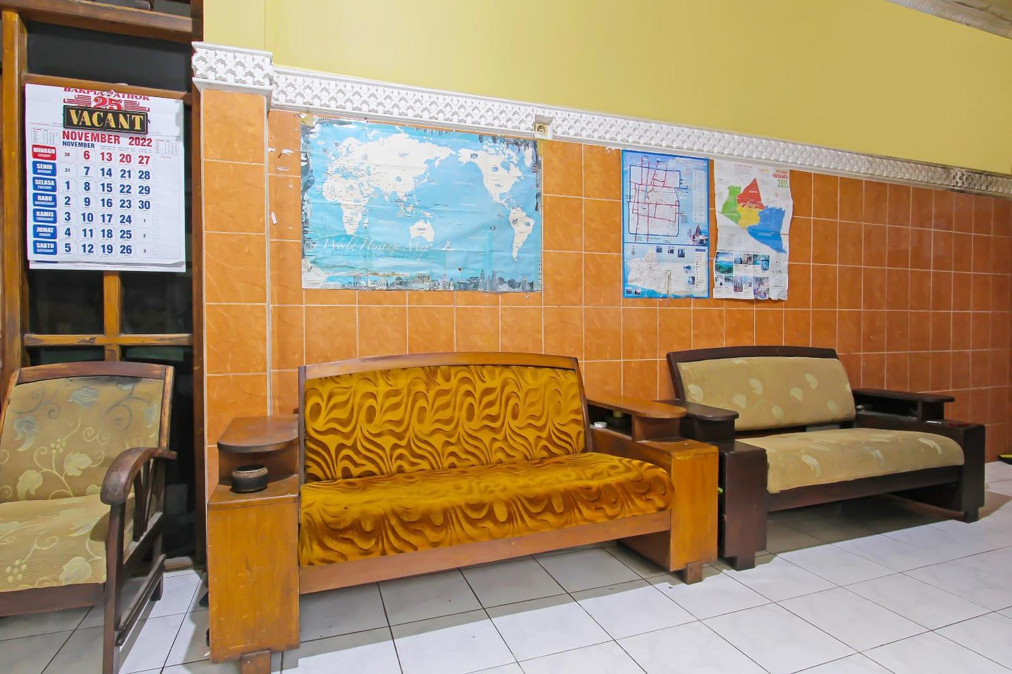 Rejeki Homestay Syariah Malioboro RedPartner Yogyakarta Bagian luar foto